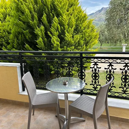 Iraklis Hotel Skala Rachoni  Exterior photo
