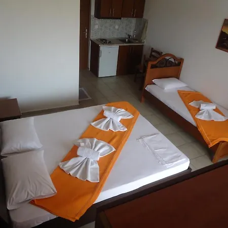 Iraklis Hotel Skala Rachoni  Room photo