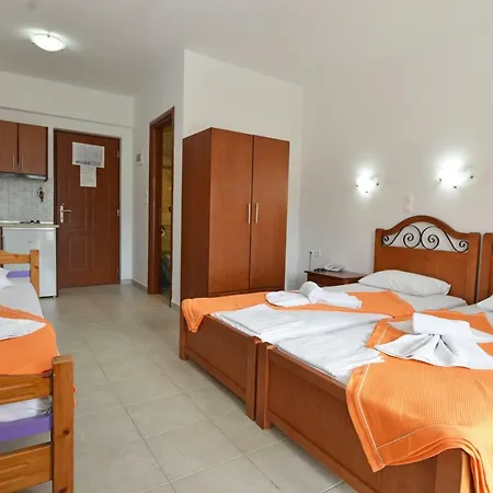 Iraklis Hotel Skala Rachoni  Exterior photo
