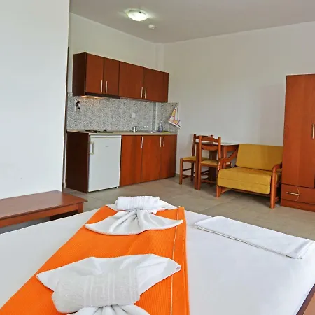 Iraklis Hotel Skala Rachoni  Exterior photo